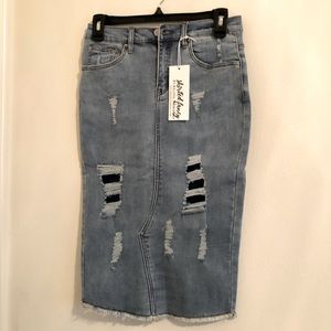 Skirted Fancy knee length denim skirt